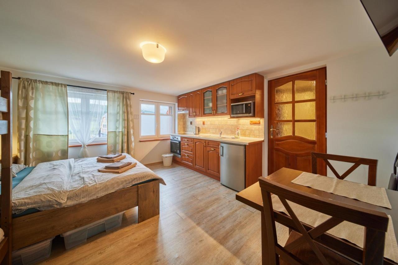 Apartment Eskadra Horni Mala Upa Ngoại thất bức ảnh